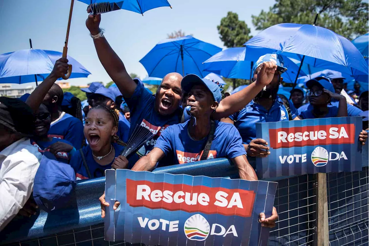 Online Buzz Indicates Potential Surge in Support for Democratic Alliance and Economic Freedom Fighters