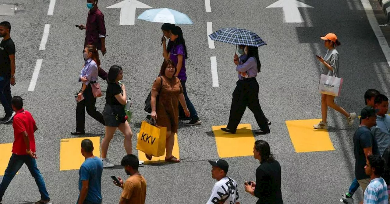 Hot Weather Warnings Issued for 14 Areas Nationwide