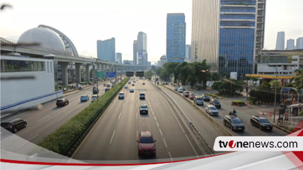 Jakarta Sepi Ditinggal Perantau Mudik, Jalan Gatot Subroto Terpantau Ramai Lancar