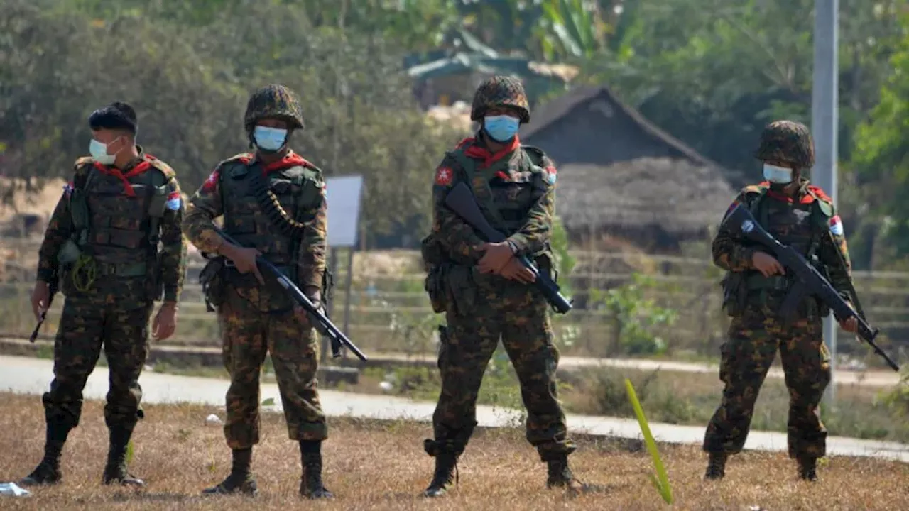 Tentera Myanmar berundur ke jambatan sempadan Thailand