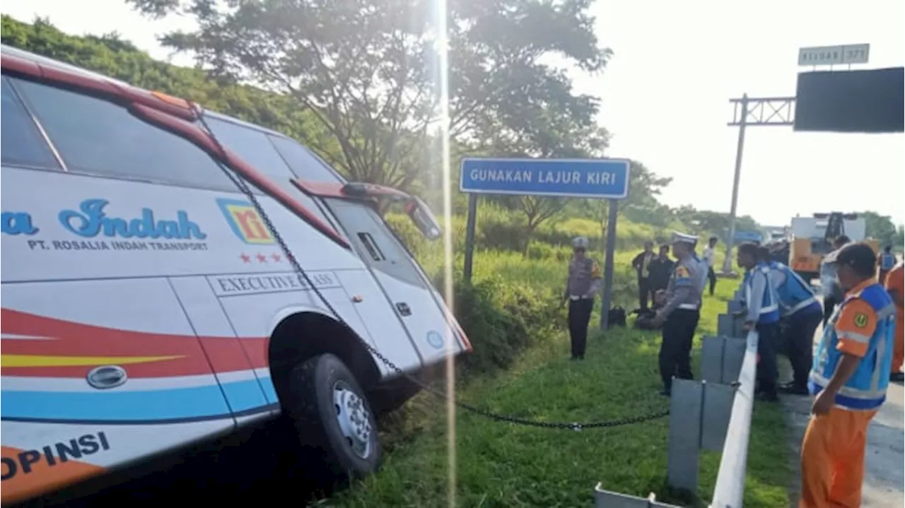 Bus Rosalia Indah Kecelakaan Tunggal di Tol, 7 Penumpang Tewas