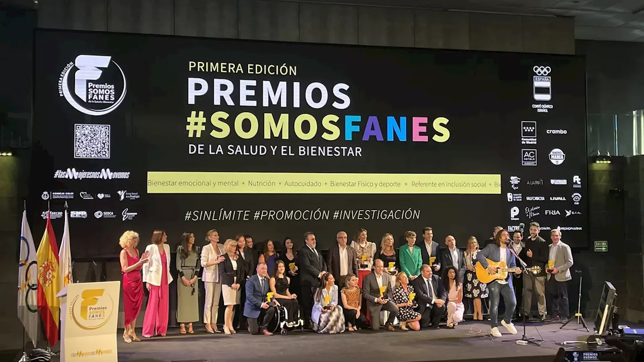 Entregados los Premios Somos Fanes en el Auditorio del COE