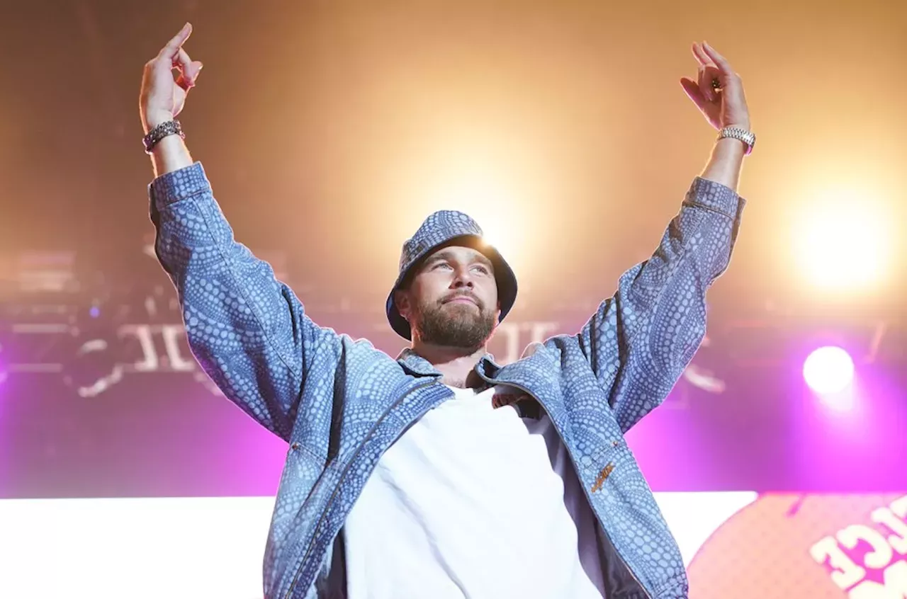 Travis Kelce Dances to Taylor Swift’s ‘Shake It Off’ During ‘New