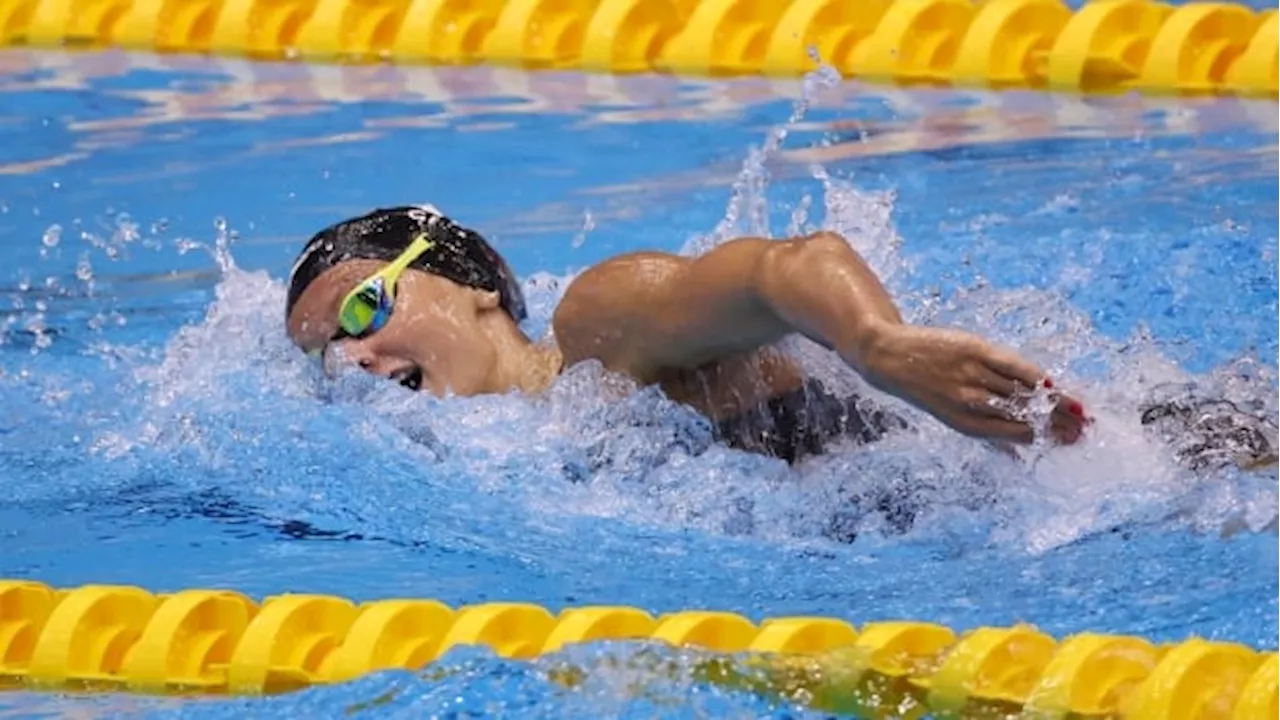 McIntosh overcomes stacked field to win women's 100m free at Canadian Swimming Open