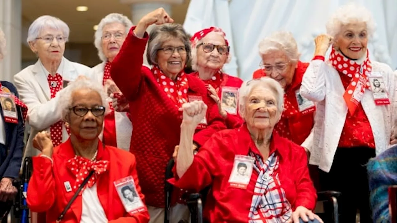 Elderly Women Who Joined U.S. Workforce During WWII Receive Congressional Gold Medal