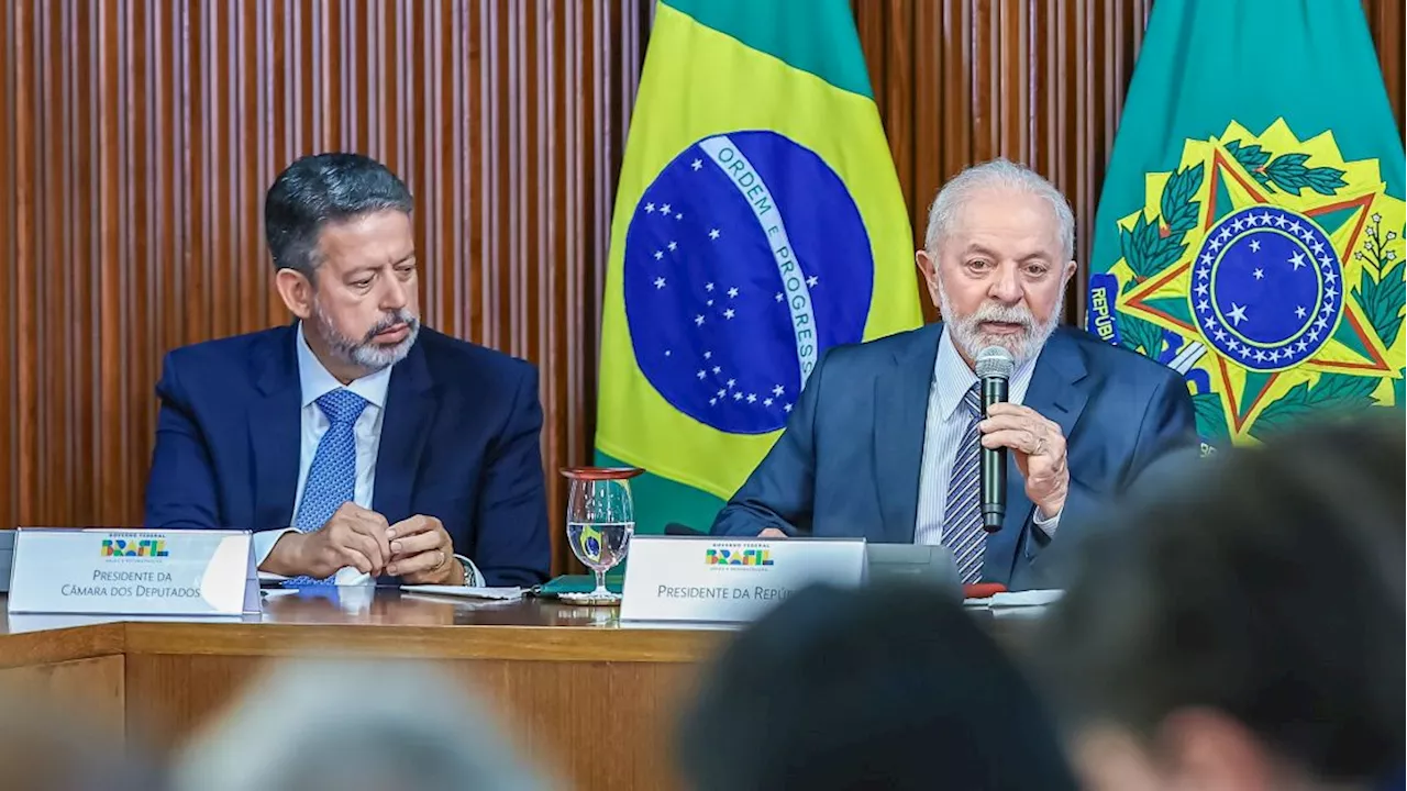 Lula oferece canal direto de comunicação a Arthur Lira