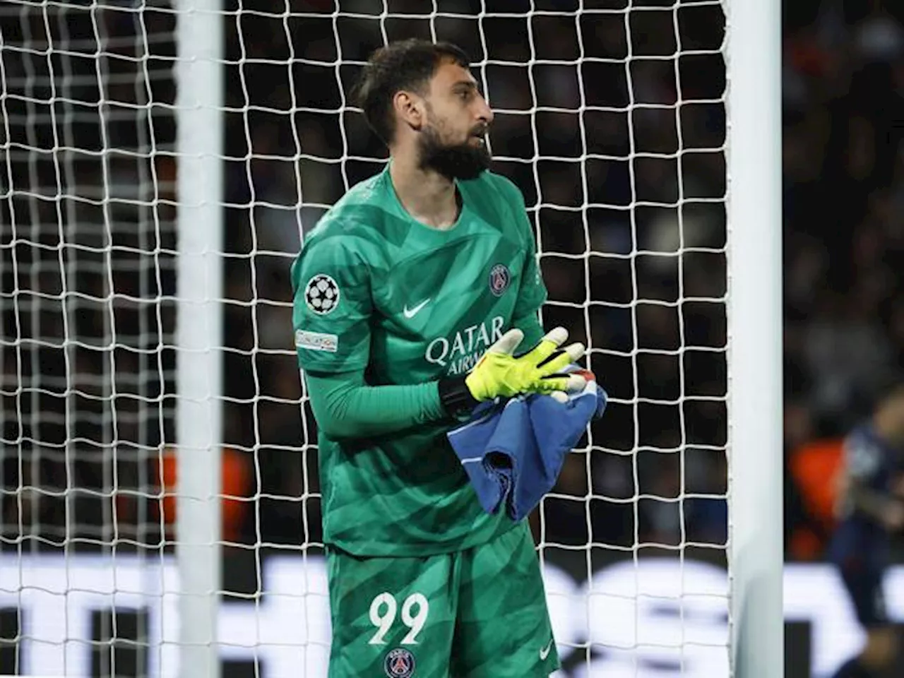 Donnarumma deriso dopo la sconfitta del PSG con il Barcellona