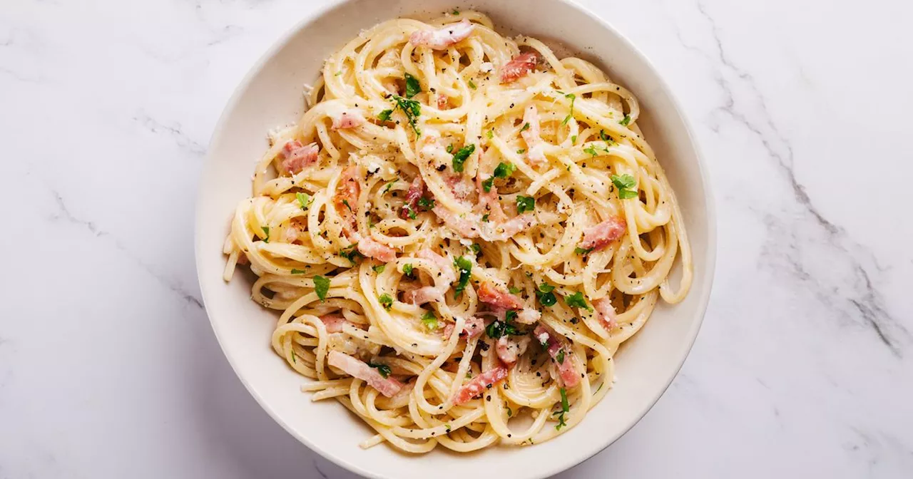 Jamie Oliver's 'authentic' spaghetti carbonara with 'controversial' ingredient