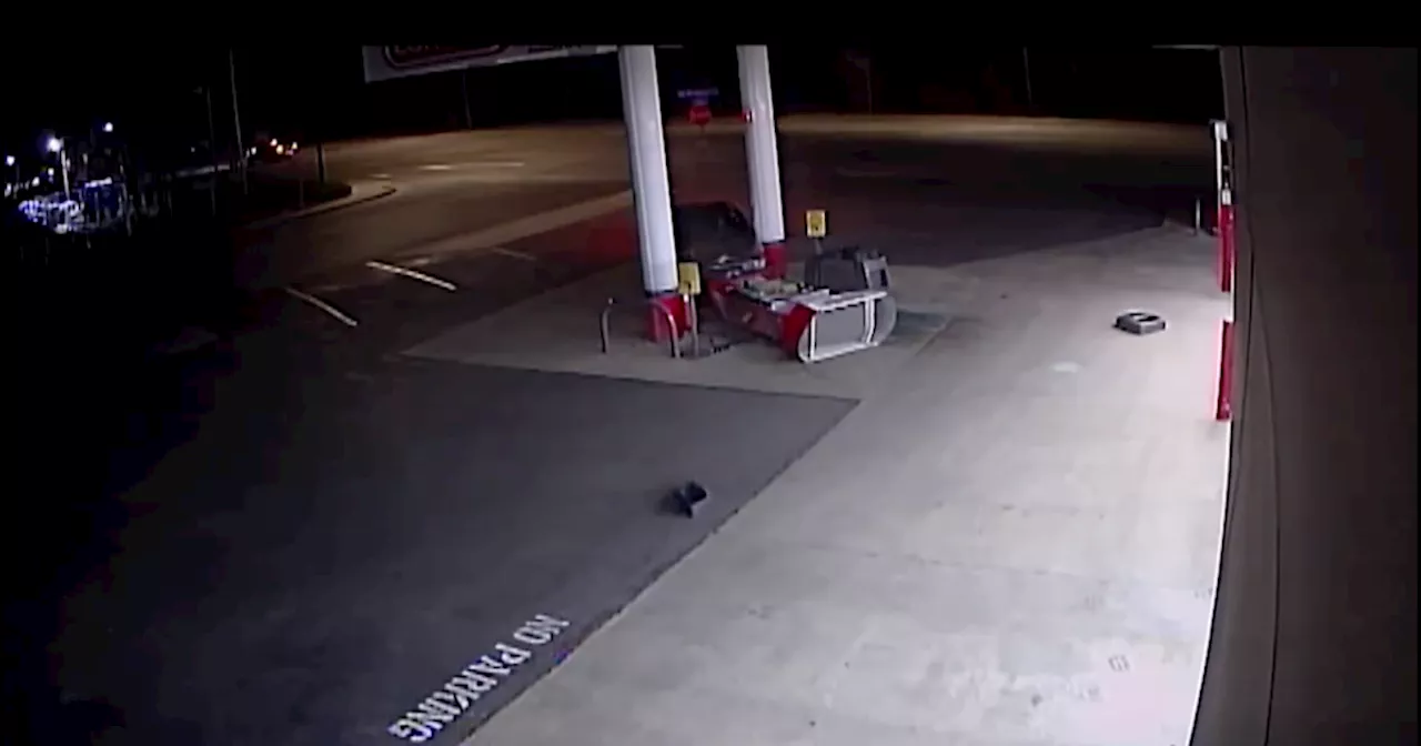 Arapahoe County deputies searching for driver who crashed into Centennial gas pump, took off