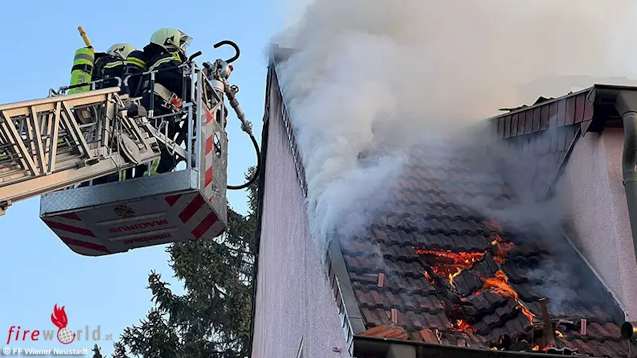 Nö: Dachstuhlbrand und zeitgleich mehrere Einsätze fordern FF Wiener Neustadt