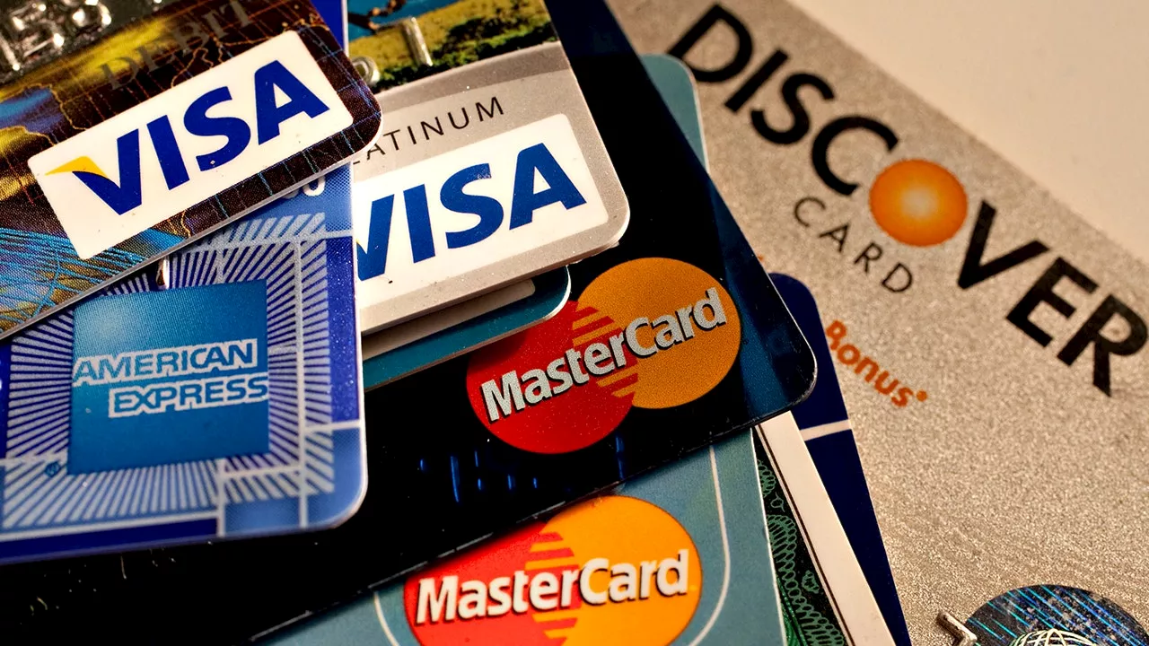 Americans Struggle with Credit Card Debt as Inflation Rises