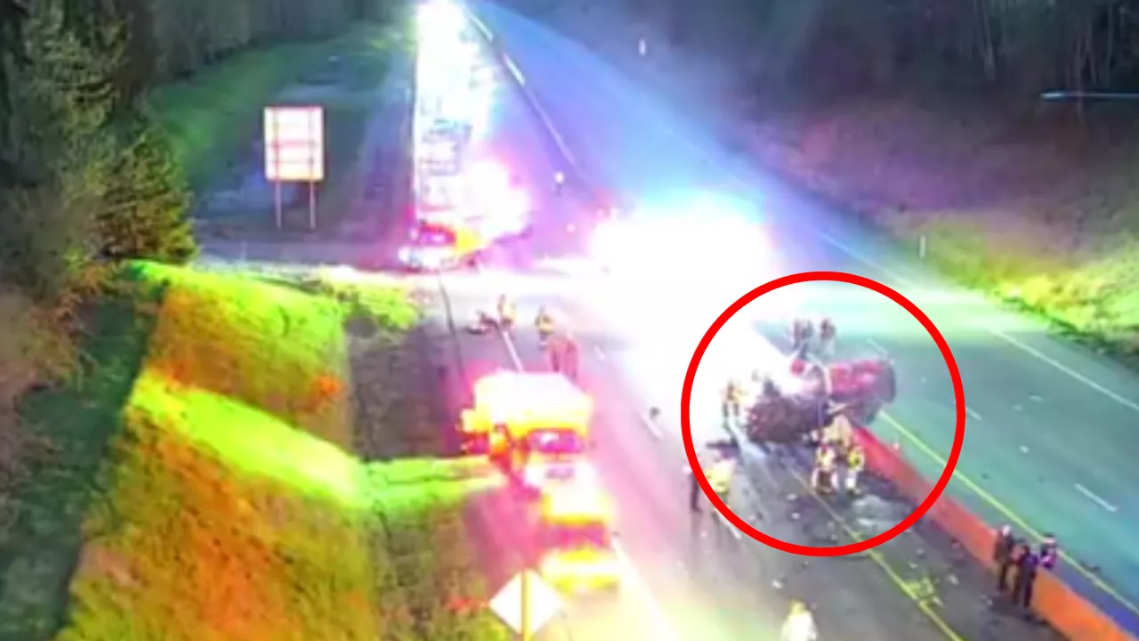 Deadly wrong-way crash in Lynnwood blocks traffic on SR 525