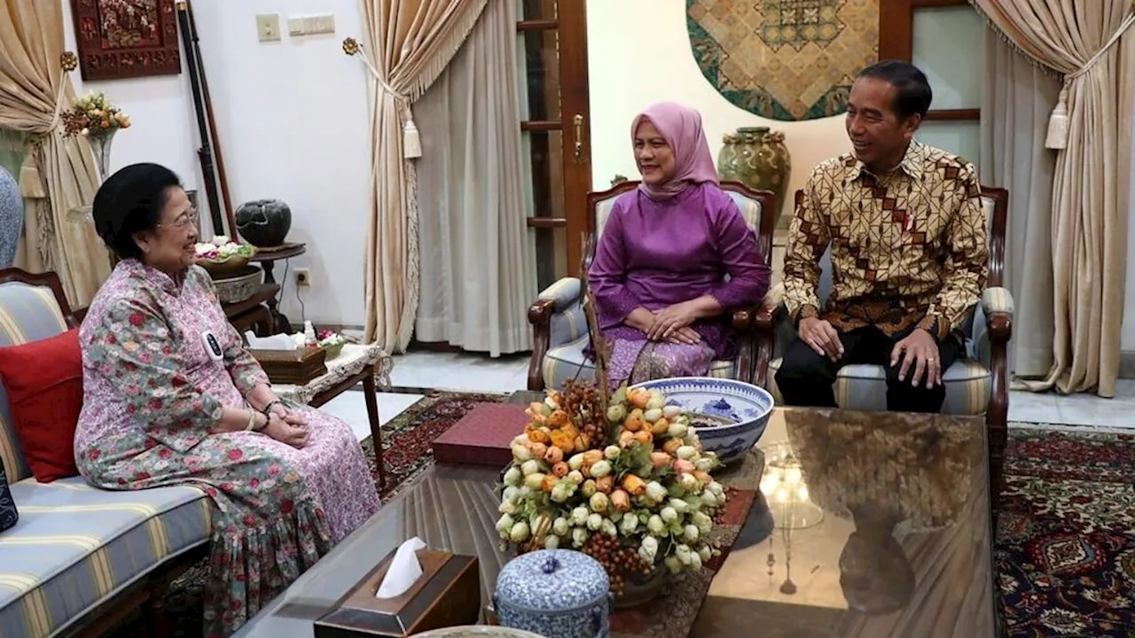 Presiden Joko Widodo Berbincang dengan Ketua Umum PDI-P Megawati Soekarnoputri