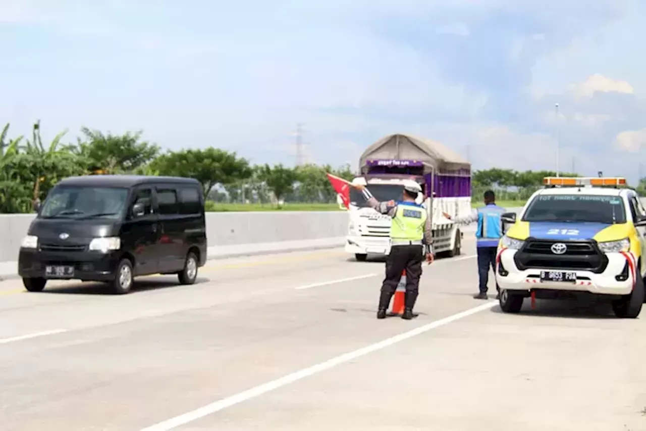 Gelombang Arus Balik Sudah Terlihat, Hari Ini Contraflow Tol Japek Mulai Diberlakukan