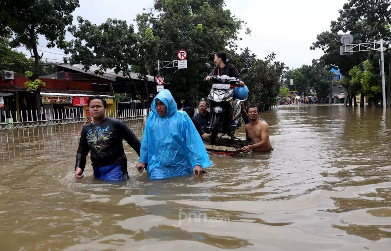 Hujan Deras, 7 Ruas Jalan di Jakarta Tergenang Banjir, Berikut Lokasinya