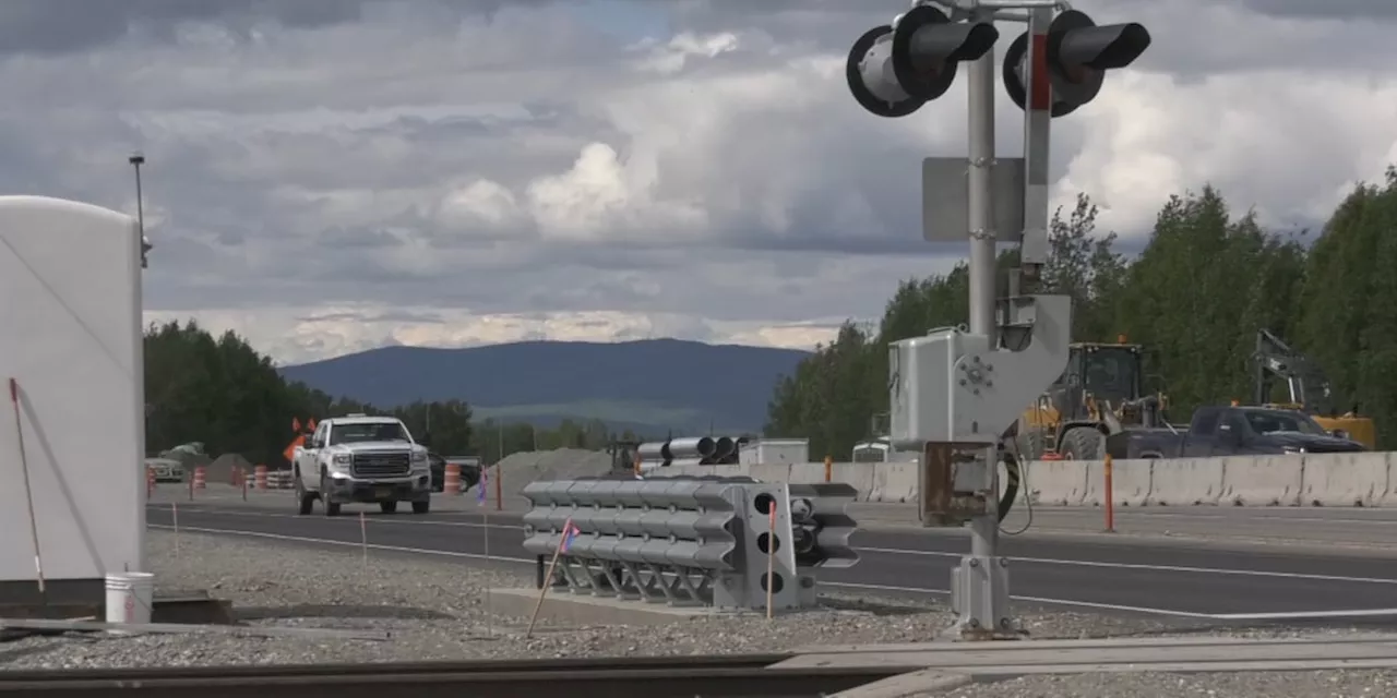 Richardson Highway to see lane closures as overpass construction continues