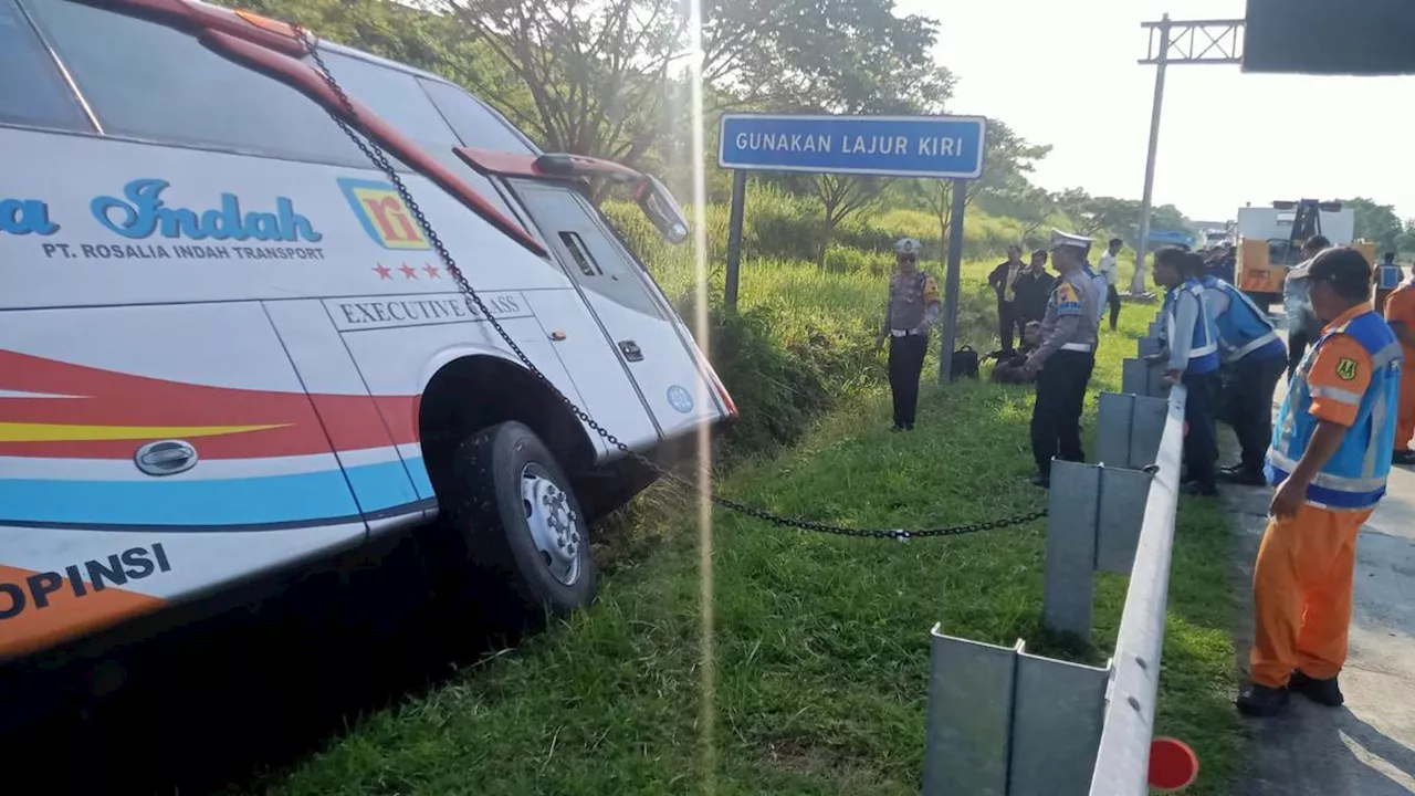 Polisi Tetapkan Sopir Bus Rosalia Indah Tersangka Kecelakaan KM 370 Tol Semarang-Batang