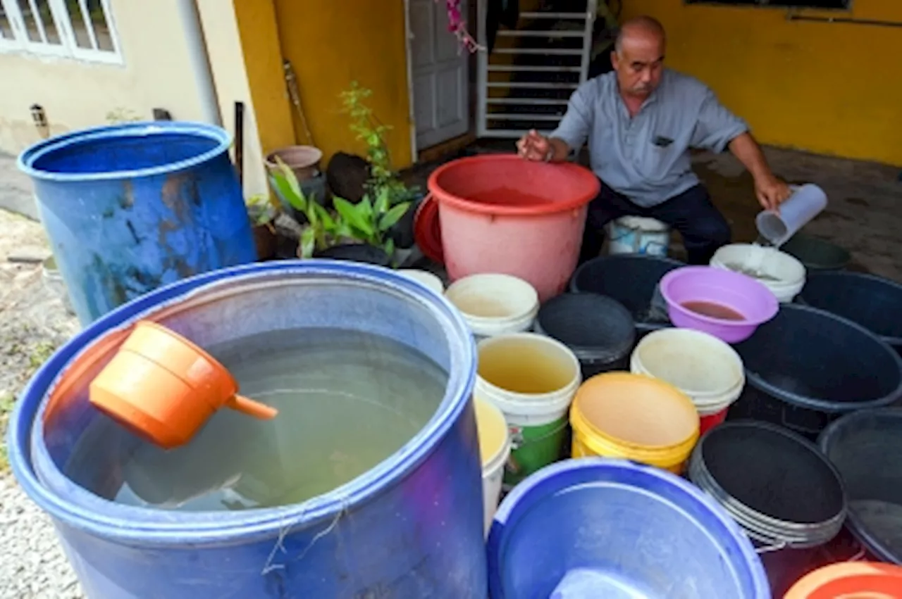 Gloomy Aidilfitri for 300 families in Telipot, Kelantan due to water supply disruption