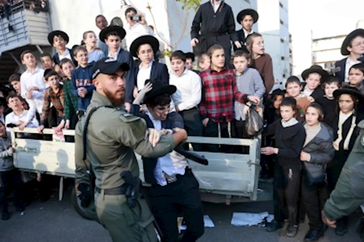 Israeli ultra-Orthodox minister breaks ranks on military draft