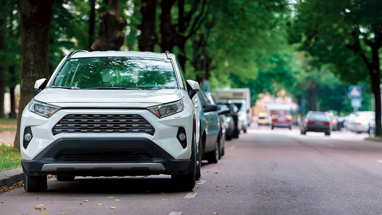 Sollte es für SUVs höhere Parkgebühren geben?