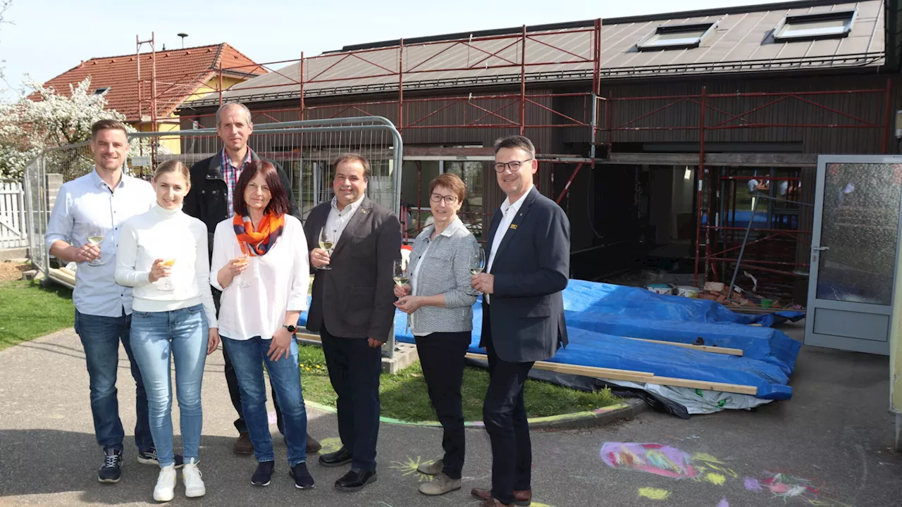 Strahlende Gesichter bei Gleichenfeier im Kindergarten