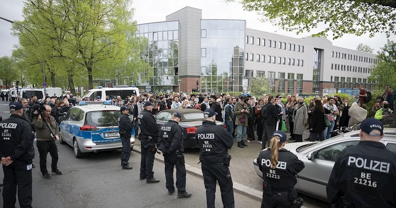 «Palästina-Kongress» endet: Berliner Polizei im Einsatz