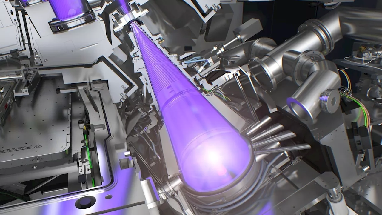 Chinese Chip-Maker Working on Low-Tech Alternative to EUV Lithography Machines