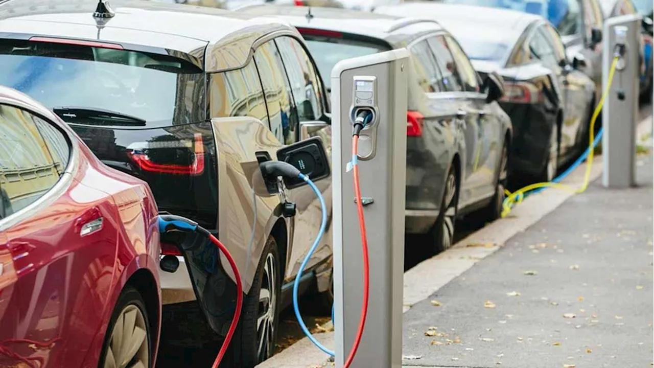 Difficoltà di pagamento alle colonnine di ricarica delle auto elettriche