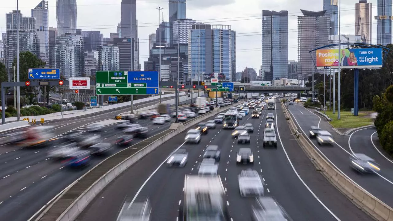 Victorian drivers put on notice after thousands nabbed doing the wrong thing