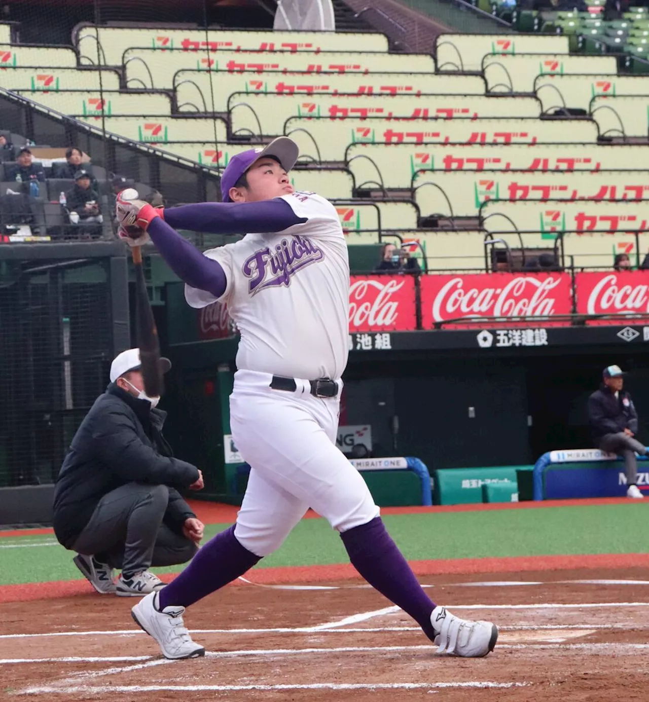 藤岡ボーイズ・神戸翔愛がロングティーコンテストで優勝！ ライオンズジュニアがベルーナドームに“凱旋”…関東ボーイズリーグ大会開会式