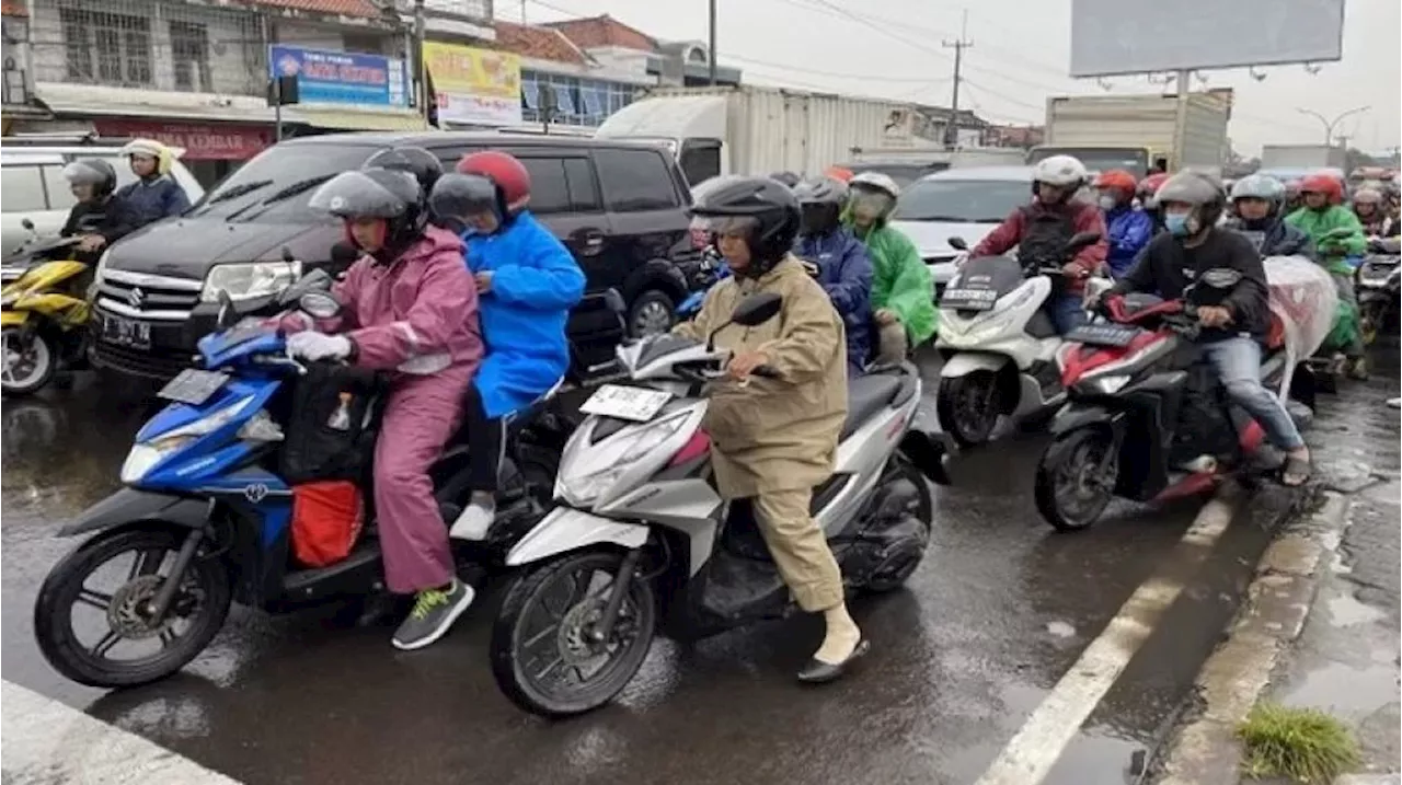 Mulai Arus Balik, Ribuan Kendaraan Melintasi Jalur Arteri Cirebon Arah Jakarta