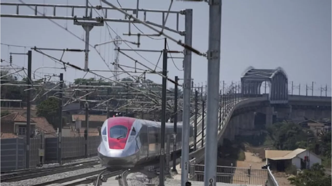 Air Enters Train Due to Heavy Rain and Strong Wind