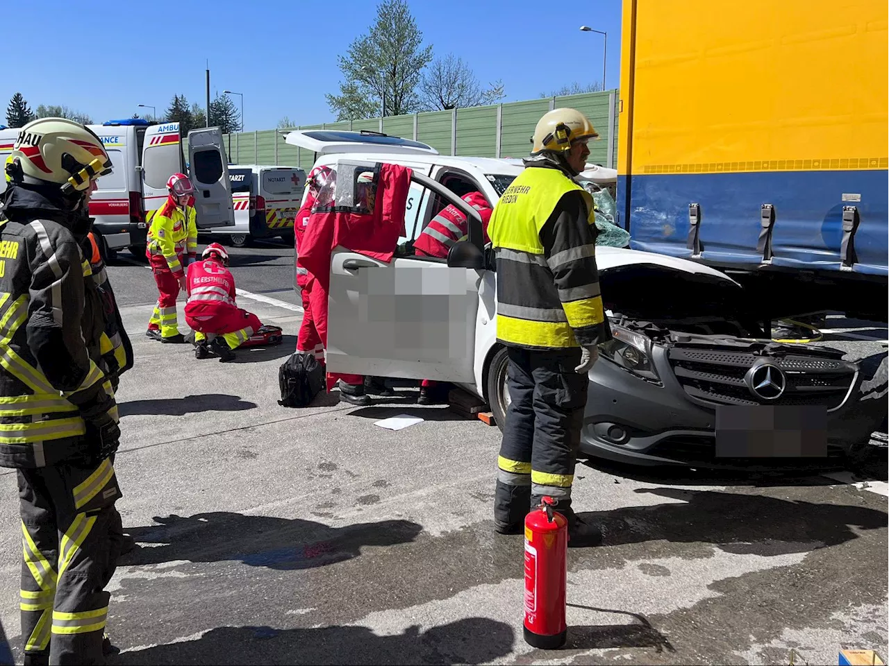 Unfall beim Pfändertunnel-Portal sorgt für Verkehrschaos