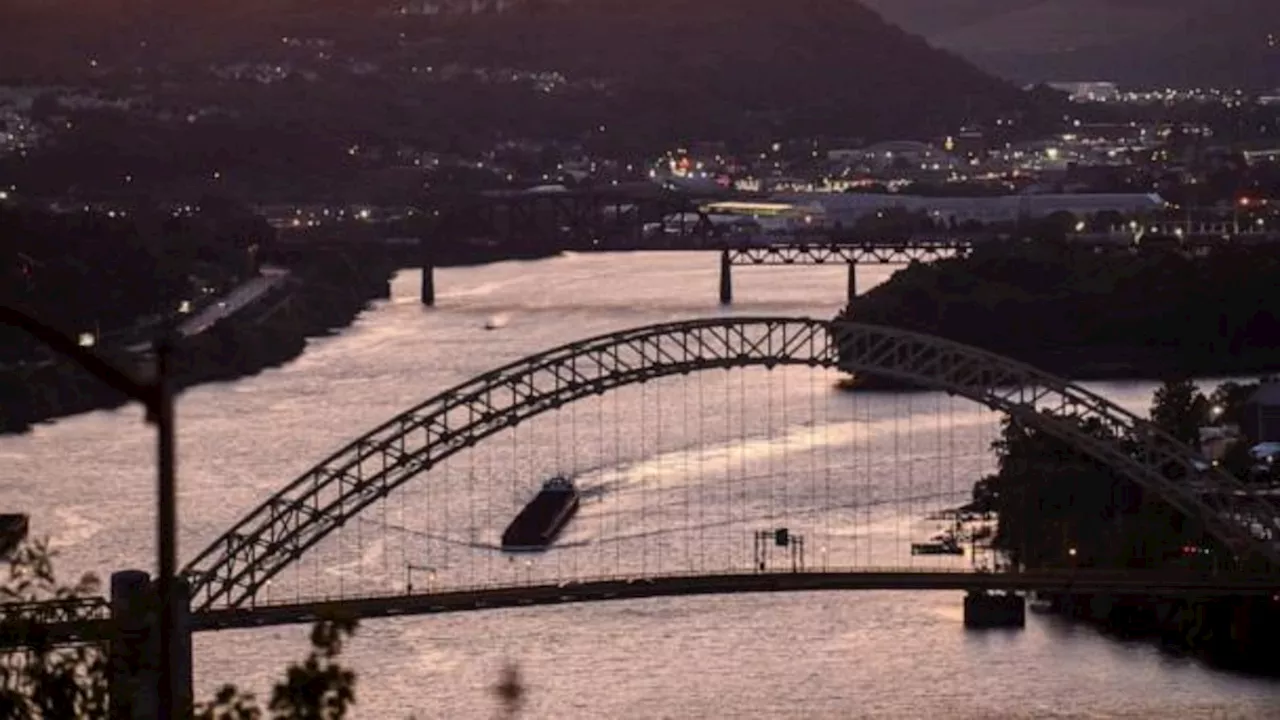 Pittsburgh Bridges Reopen After 26 Barges Break Loose