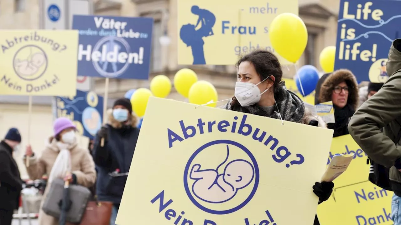 Demos für und gegen Abtreibungsrecht kleiner als erwartet