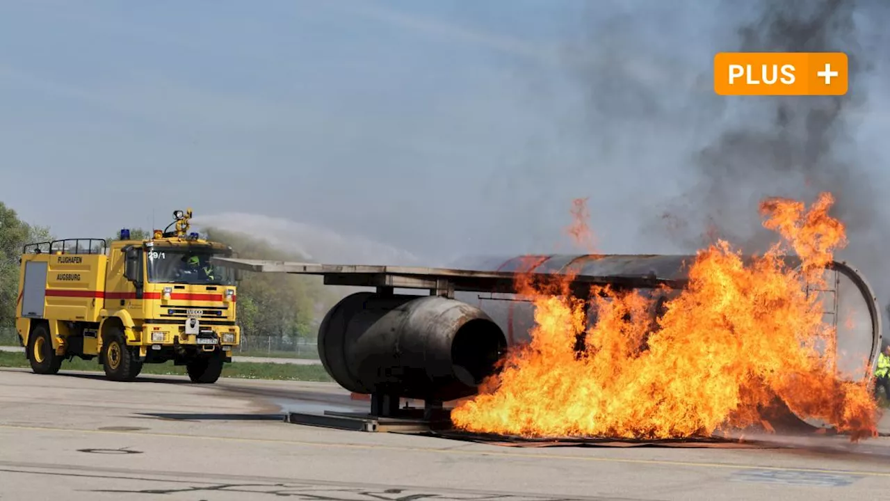 Flugzeug in Flammen: Am Augsburger Flughafen wird der Notfall geübt