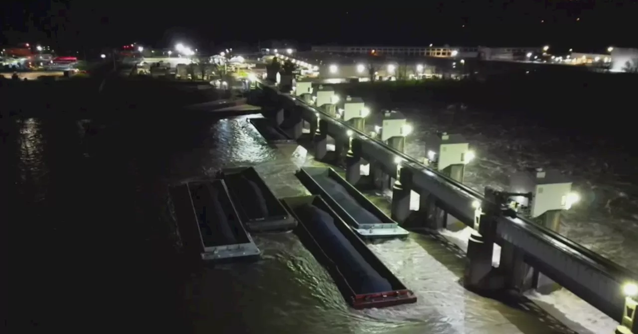 Multiple Barges Break Loose and Float Down Ohio River