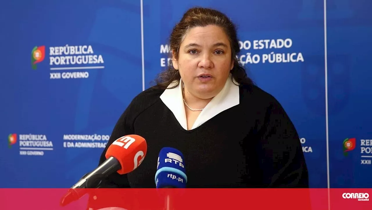 PS pede debate de urgência com Miranda Sarmento sobre redução do IRS