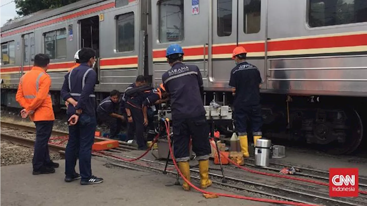 KRL Train Derails on Kampung Bandan-Rajawali Station Route