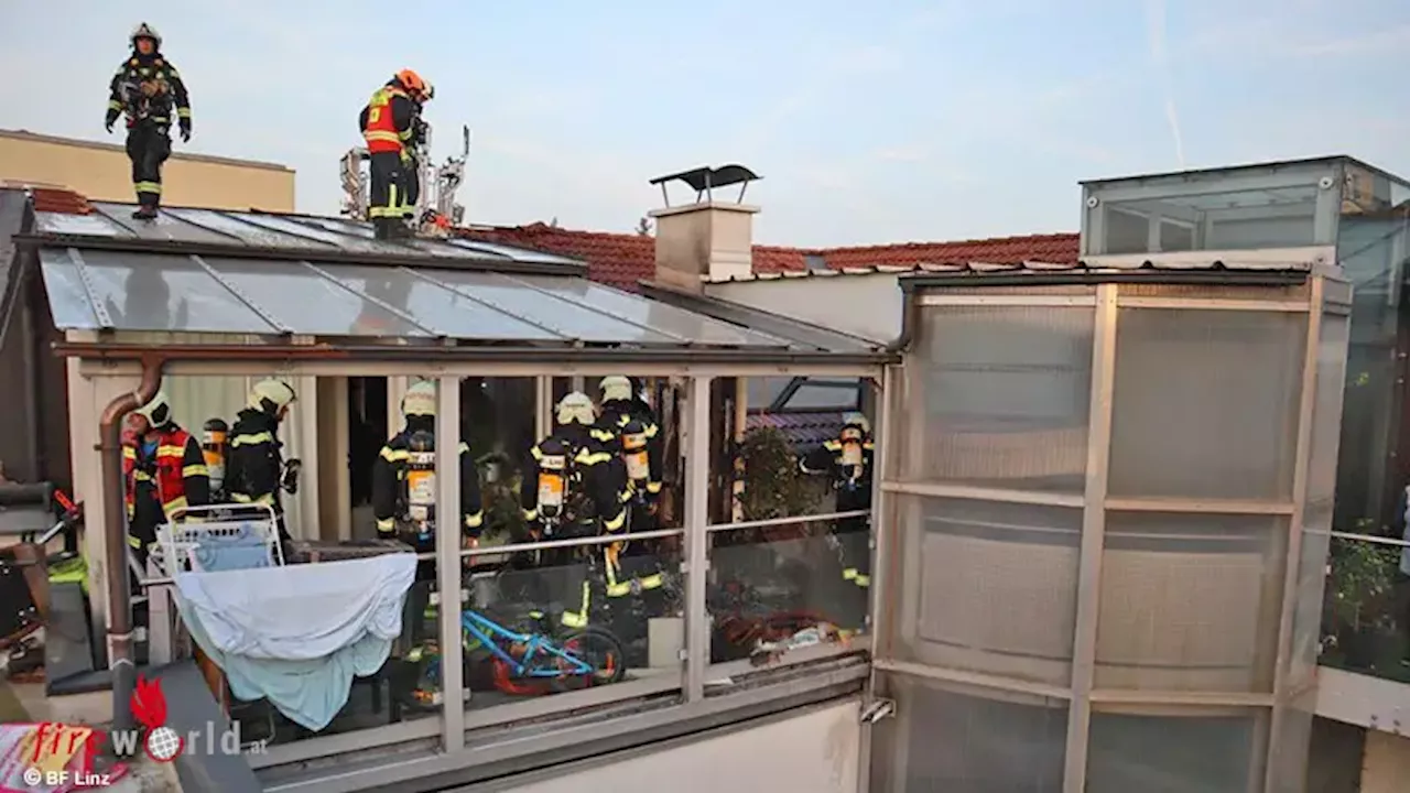 Oö: Balkonbrand in Linz dehnt sich auf den Dachbereich auf