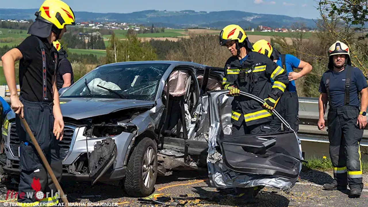 Oö: Ein Toter (77) bei schwerem Kreuzungsunfall auf B 127 in Altenfelden