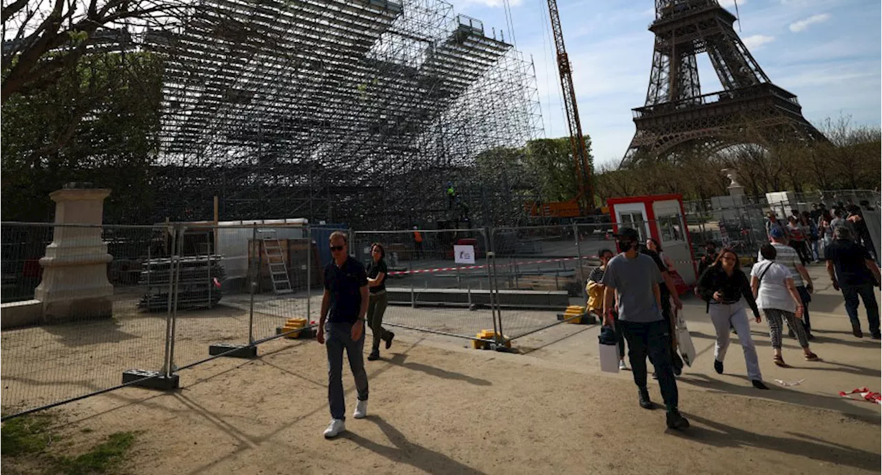 Paris police winning crime fight at Eiffel Tower