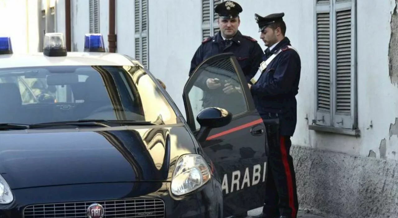 Padre e zia morti, lui va alla camera funeraria e i ladri gli svaligiano la casa