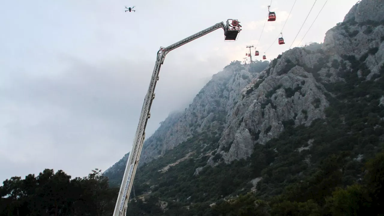 One dead and seven injured after cable car crash in Turkey