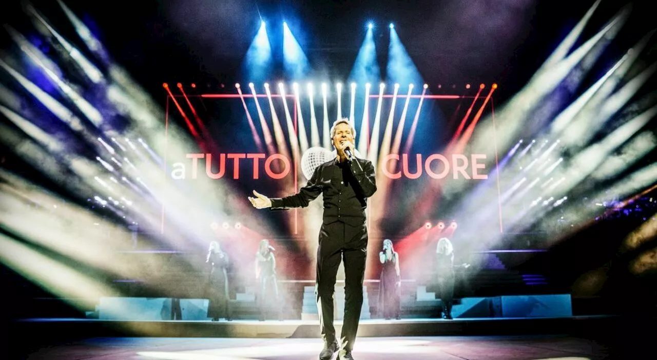 Claudio Baglioni, l'ultimo concerto al Palaeur: «Grazie per questo viaggio». Tre ore di show e 38 brani senza