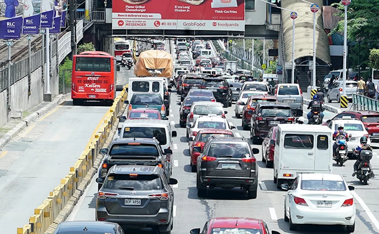 Private cars main reason for huge traffic in metro