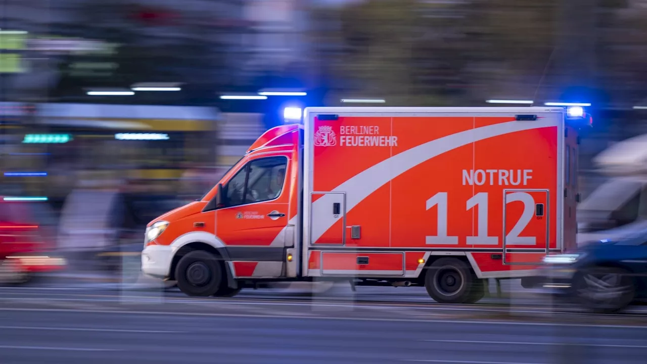 Mann bei Streit vor Club lebensgefährlich verletzt