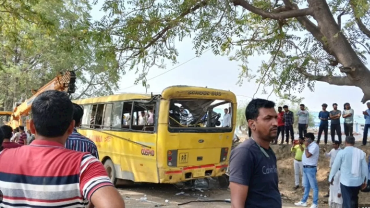 Haryana Bus Accident: हादसे में आठ छात्रों की मौत पर प्रशासन सख्त, प्रिं‍सिपल को हिरासत में लिया, स्कूल की मान्यता रद्द होगी