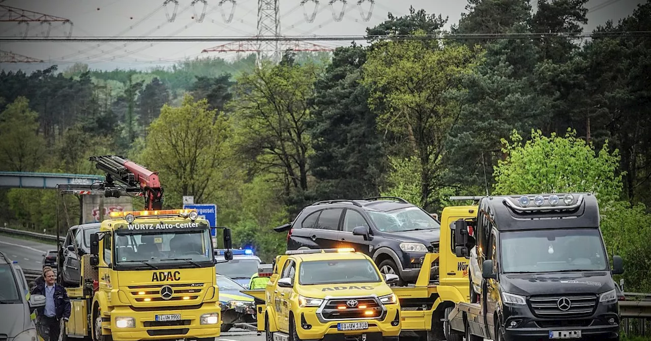 Unfall auf der A2 in Bielefeld - massive Verkehrsbehinderungen