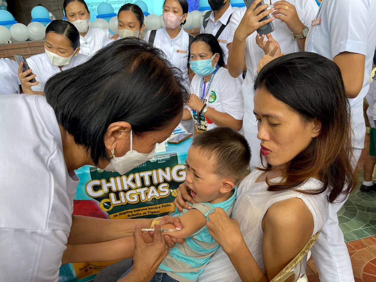 DOLE Encourages Private Sector Employers to Excuse Workers for Vaccination